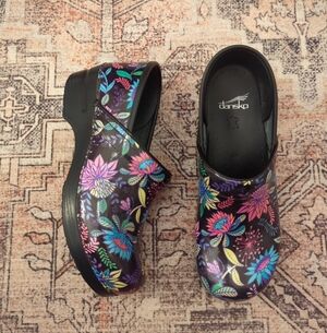 Dansko Womens Metallic Floral Flowers Patent Leather Size 40 EU 9.5-10US